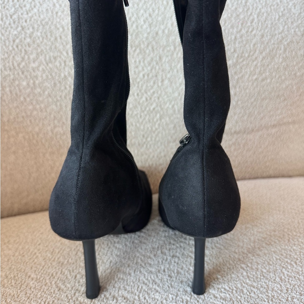Elegant Black Women's Boots - Picture 3 of 6